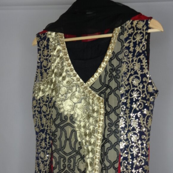 Sleeveless Shalwar Kameez (3pcs) Pakistani / Indian Suit Small - Picture 1 of 4